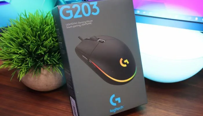 Logitech G203 Lightsync gamer egér